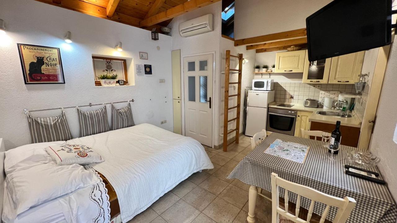 Studio Apartment Karlo Split Exteriör bild