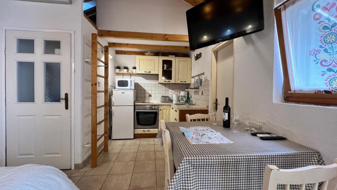 Studio Apartment Karlo Split Exteriör bild